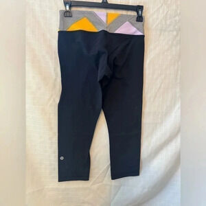 Women's Lululemon wunder under cropped Black leggings size 4